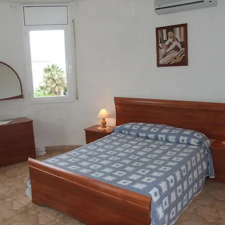 Апартаменты House With 4 Bedrooms In Costa Del Zefir, With Wonderful Sea View, Pri